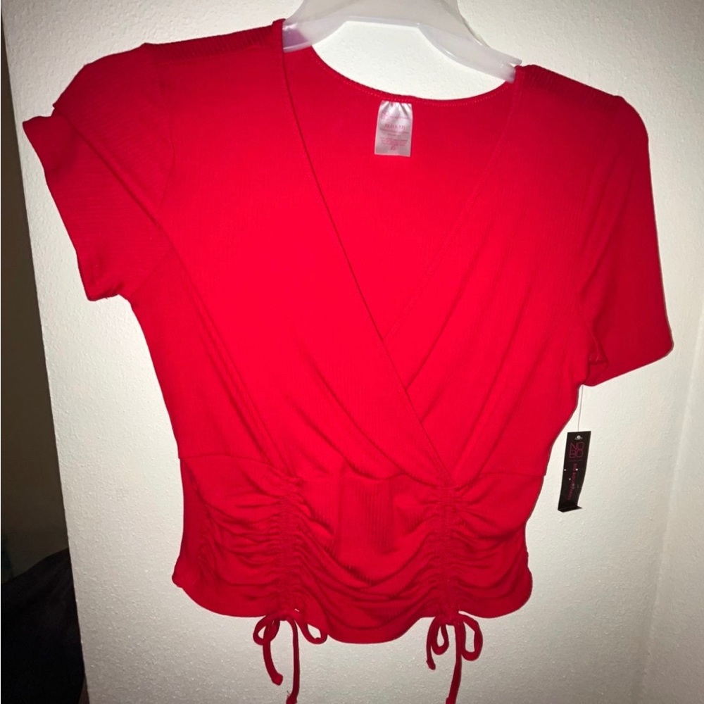 No Boundaries Red Short Sleeve Blouse NWT Size Large